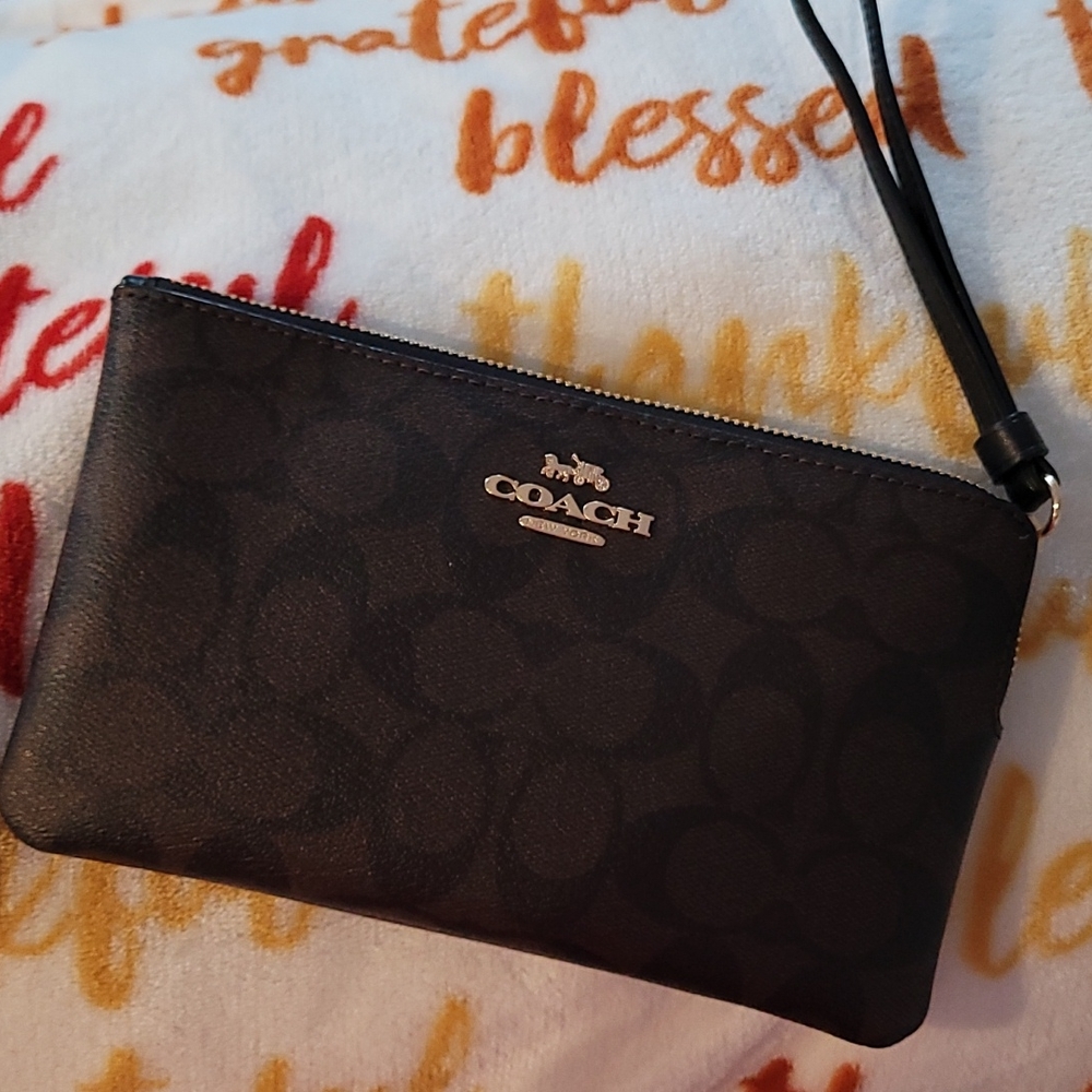 New Coach Wristlet Large New With Tags